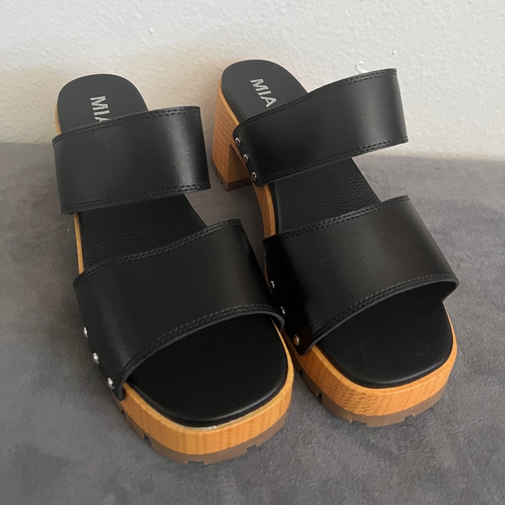 MIA sandals